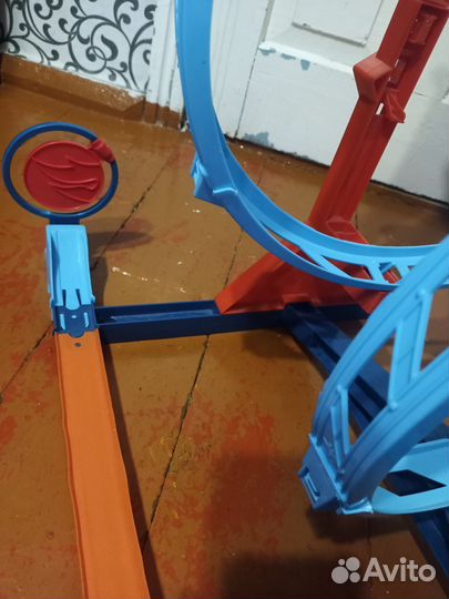 Набор Hot Wheels Бесконечная Спираль