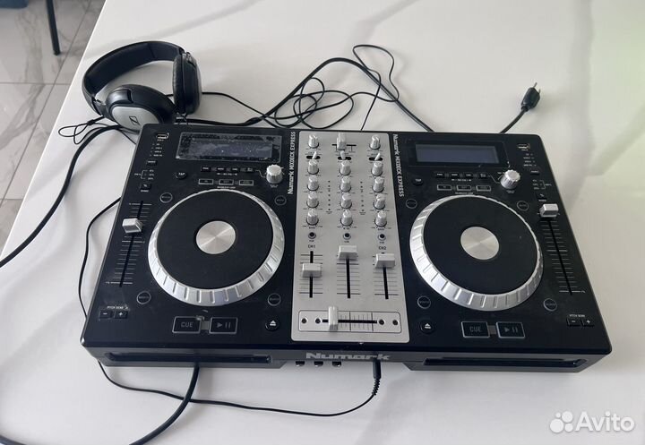 Dj контролер Numark Mixdeck Express