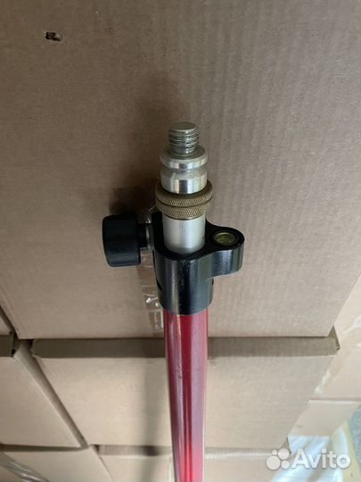 Веха геодезисеская и отражатель