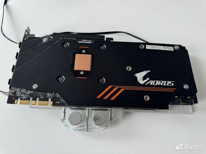 Видеокарта aorus GeForce GTX 1080 Ti Waterforce Xt