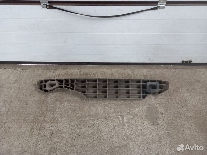 Усилитель заднего бампера LADA Kalina 1