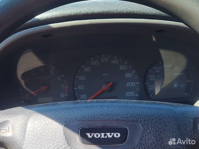 Приборная панель volvo s40 1