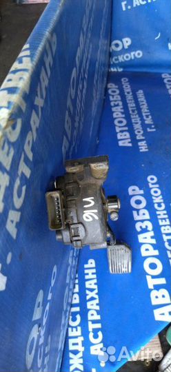 Педаль газа Nissan Almera N16 седан 2006