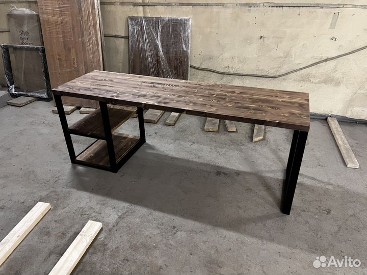 Компьютерный стол из массива в стиле лофт