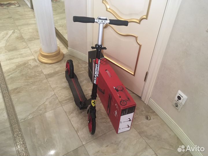 Самокат Ferrari