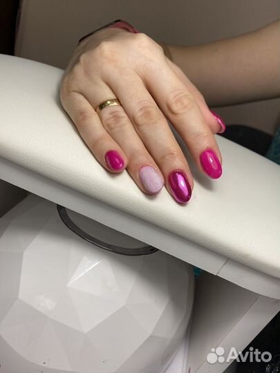 Нужна модель на маникюр