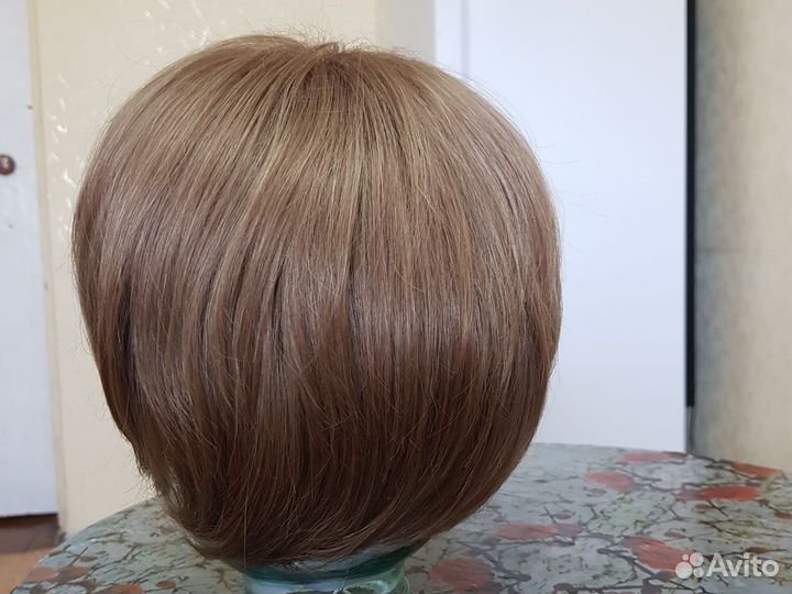 Парик женский короткий