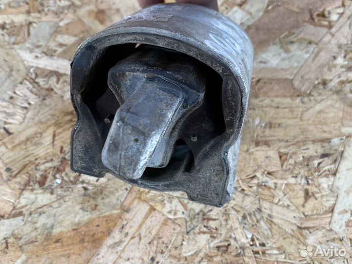 Подушка АКПП Мерседес w216