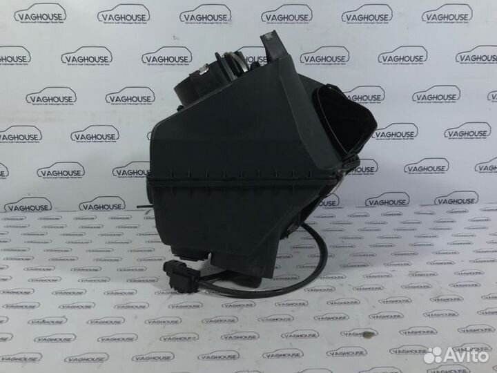 Корпус воздушного фильтра Audi A6 C6 3.2 BYU 2007