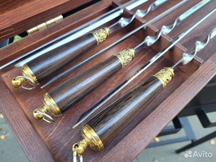 Подарочный набор шампуров в чемодане