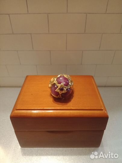 Ювелирные украшения из золота