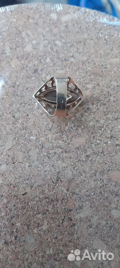 Женское золотое кольцо 585