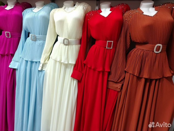 Костюмы вечерние