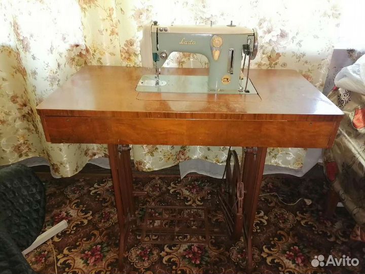 Швейная машина