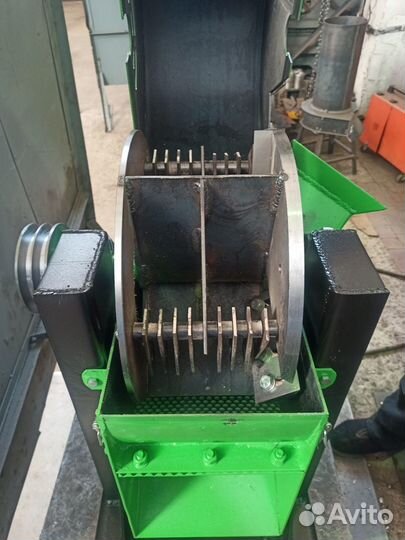 Измельчитель веток для калиброванной щепы