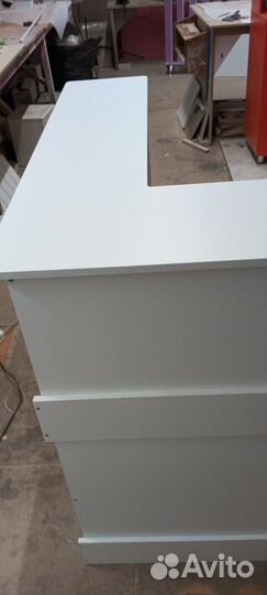 Стойка ресепшн