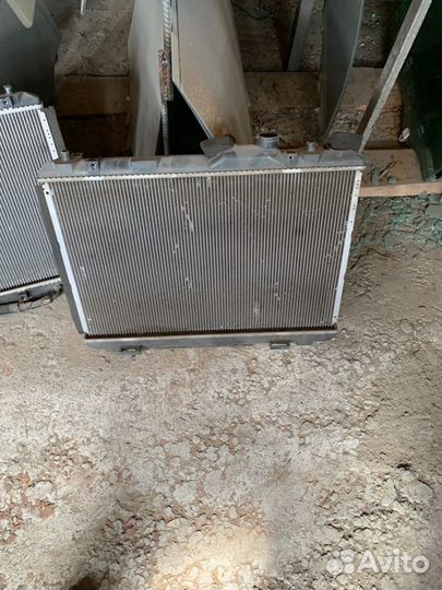 Радиатор двс Suzuki Swift 3