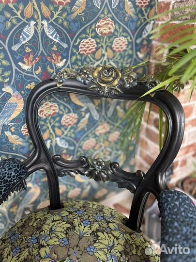 Дизайнерское кресло