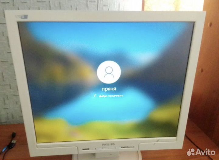 Монитор Philips