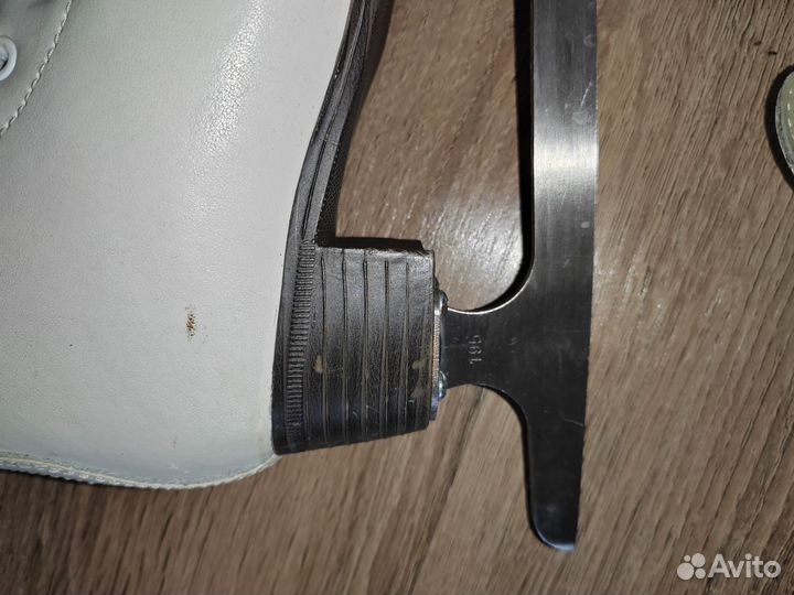 Коньки фигурные