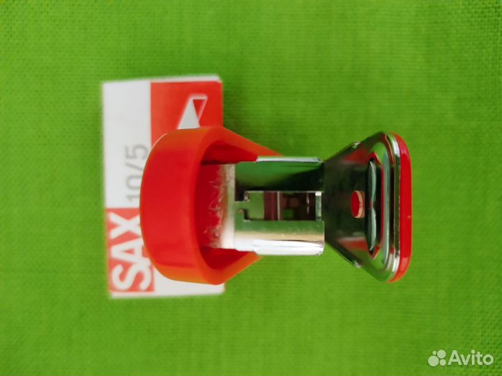 Степлер и скобы для него