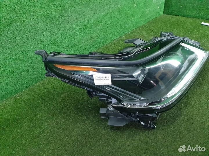 Фара правая Lexus LX570