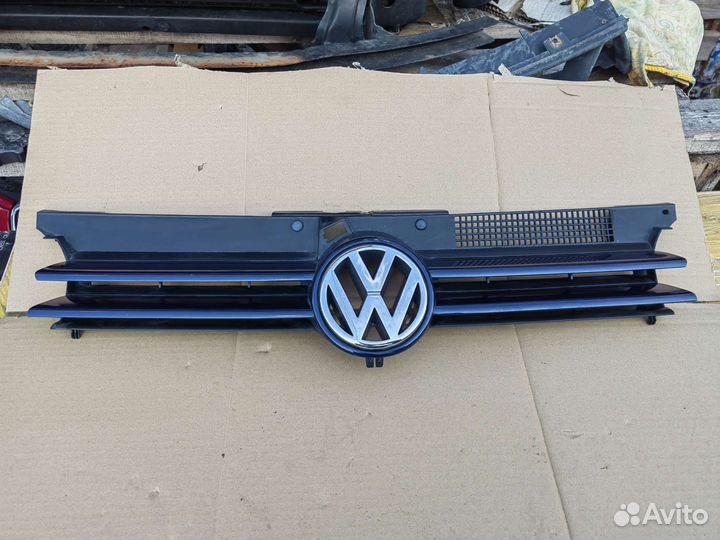 Решетка радиатора golf 4