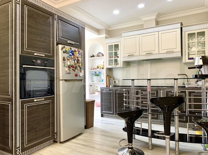 3-к. квартира, 107 м², 11/16 эт.