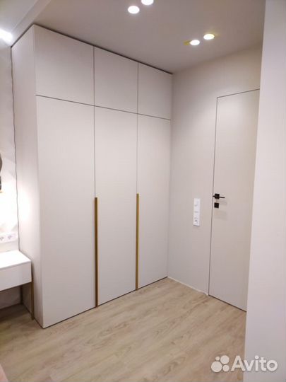 Шкаф распашной