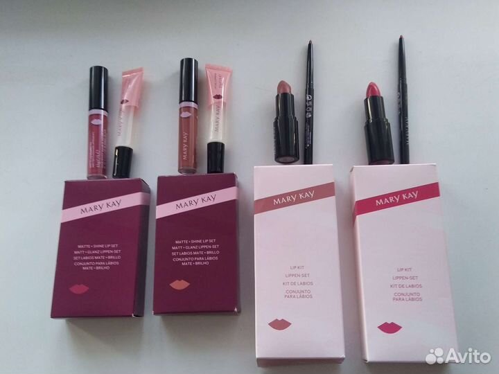 Помада Mary Kay