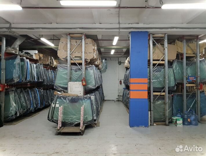 Стекло переднее левое на xcmg LW 330 FN