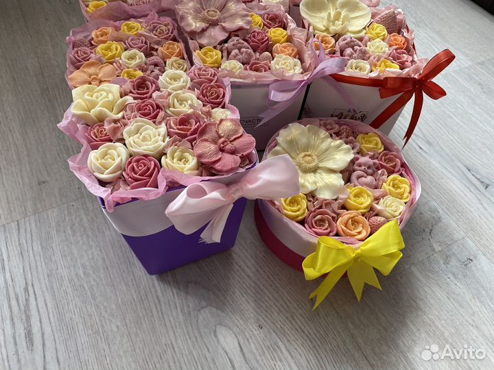 Шоколадные букеты по500р подарок доставка