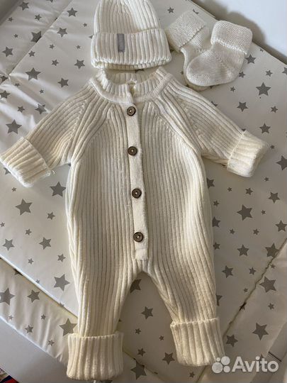 Продам вязанный комплект для новорожденного