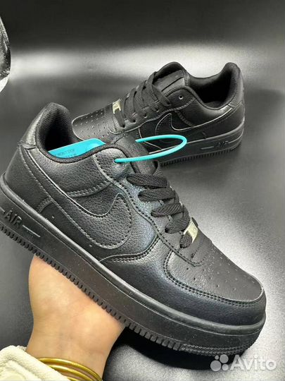 Кроссовки оптом