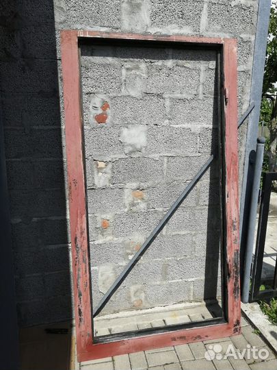 Металлическая дверь бу