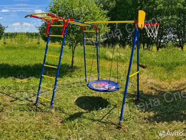 Уличный спортивный комплекс