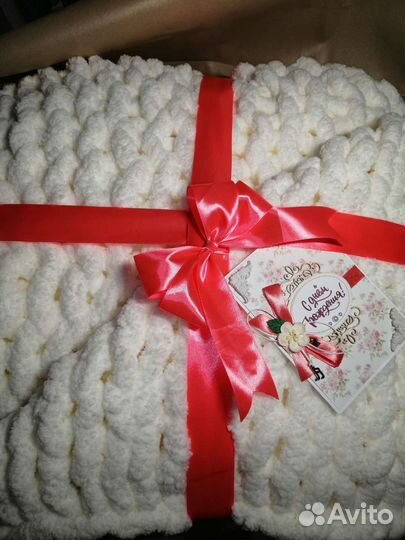 Плед ручной работы крупной вязки