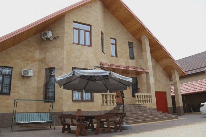 Дом 600 м² на участке 12 сот.