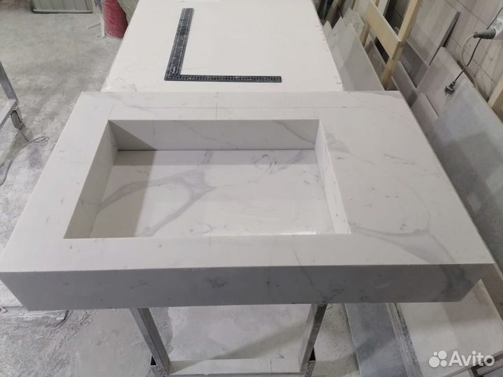 Столешница в ванную из искусственного камня