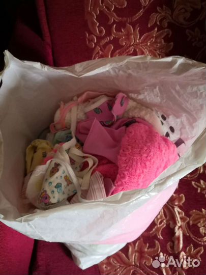 Пакет с детскими вещами