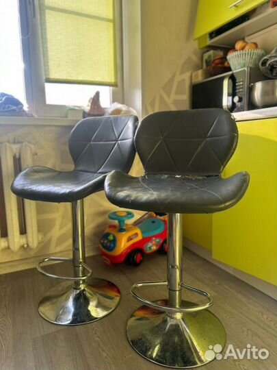 Два стула для кухни
