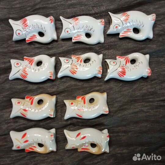 Фарфоровый штоф и 10 рюмок. Рыбки. Полоне зхк