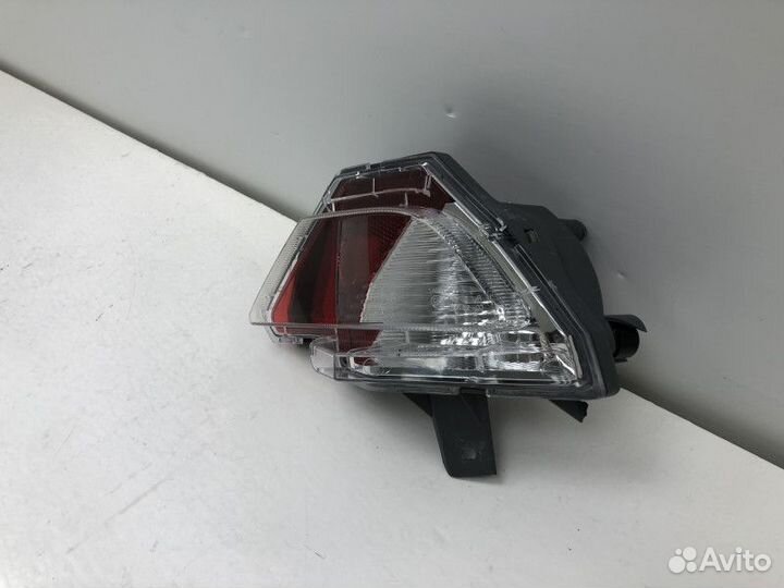 Фонарь задний в бампер правый Toyota RAV 4 4 (CA40