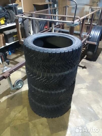 Goodyear UltraGrip 500 245/45 R18