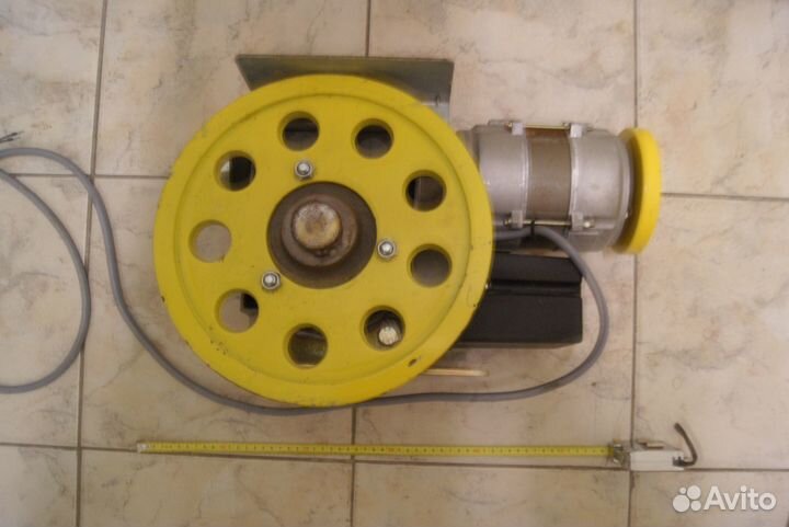 Для лифта лебедка AG 18.24 грузового лифта SKG