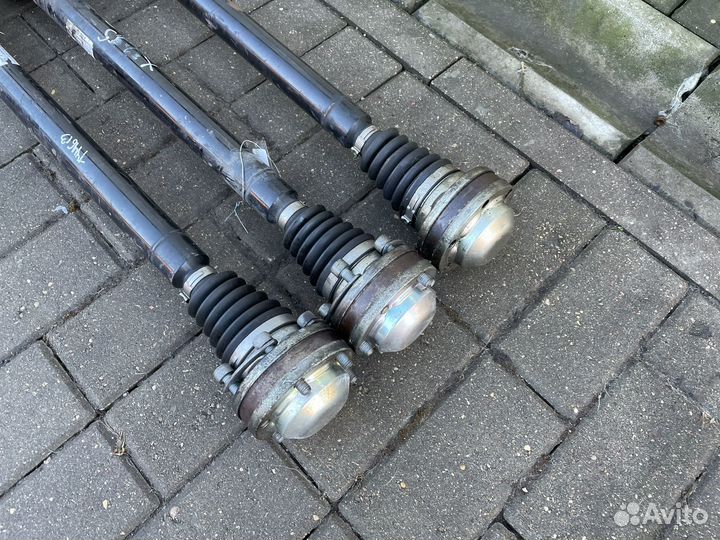 Привод передний правый Skoda / VW 3Q0407272C