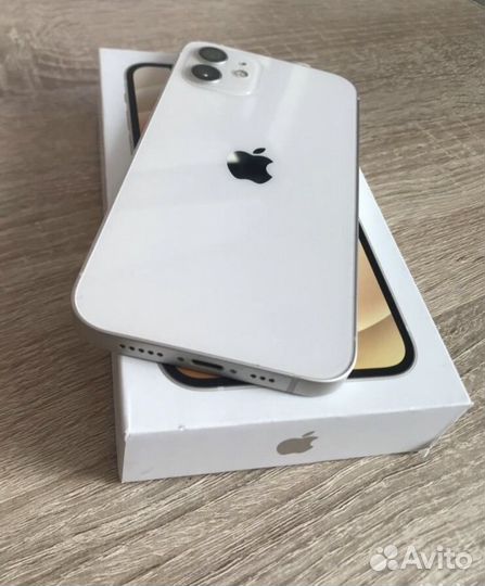 iPhone 12, 64 ГБ