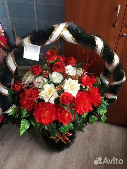 Ритуальные венки, корзины, ленты