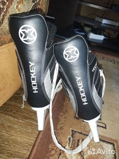 Коньки хоккейные размер 35,38