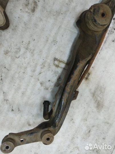 Балка подрадиаторная передняя Volkswagen Golf 3